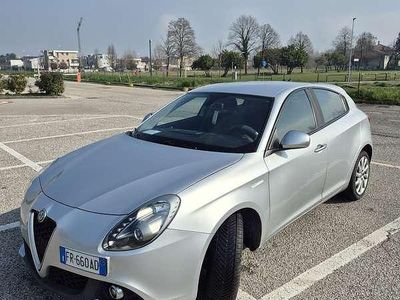 Usata Alfa Romeo Giulietta 120 CV (88 kW) 2018 Argento Utilitaria