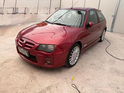 Usata MG ZR 104 CV (76 kW) 2005 Marrone Utilitaria