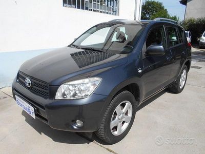 Grigio Usata 2006 Toyota RAV4 Sol SUV | 4800 € (Cara)