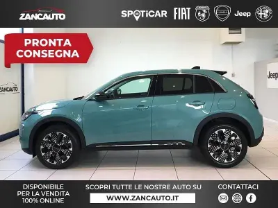 Nuova Fiat 600 La Prima 110 CV (80 kW) 2025 Verde SUV