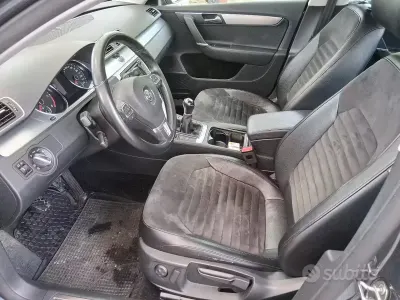 Usata VW Passat 140 CV (102 kW) 2012 Berlina