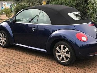 Usata VW New Beetle 105 CV (77 kW) 2007 Blu Utilitaria