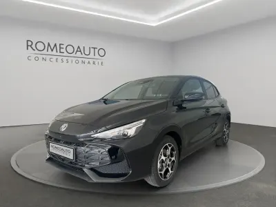 Nuova MG MG3 Luxury 102 CV (75 kW) 2026 Pebble black Utilitaria