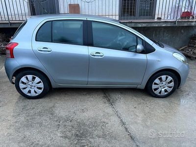 Usata Toyota Yaris 2006 Grigio Utilitaria