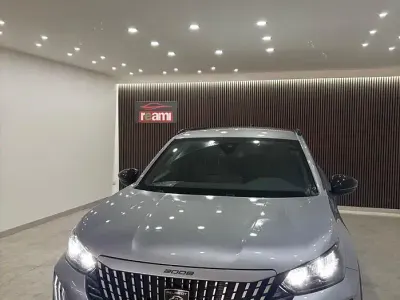 Usata Peugeot 2008 Allure 130 CV (95 kW) 2023 Grigio SUV