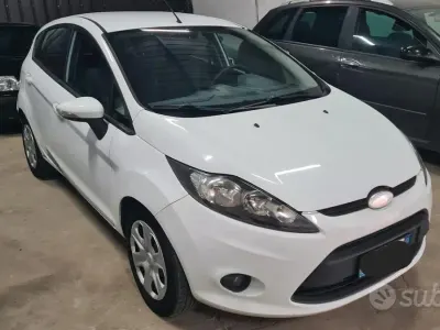 Occasion Ford Fiesta Titanium 68 ch (50 kW) 2010 Blanc Berline