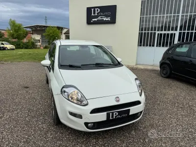 Usata Fiat Punto Easy 75 CV (55 kW) 2015 Bianco Utilitaria