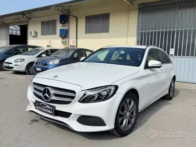 Usado Mercedes C200 Premium 136 CV (100 kW) 2016 Blanco Familiar
