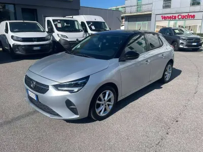 Usata Opel Corsa Elegance 101 CV (74 kW) 2022 Kristal silver Utilitaria