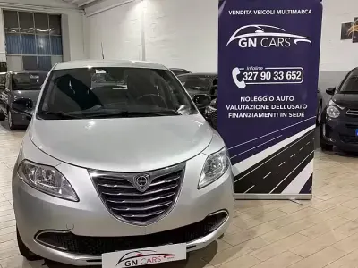 Usata Lancia Ypsilon 85 CV (62 kW) 2015 Grigio Utilitaria