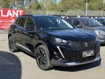 Używany Peugeot 2008 GT 131 KM (96 kW) 2021 Czarny SUV