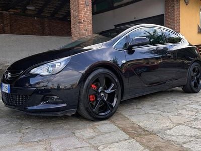 Usata Opel Astra GTC Cosmo 180 CV (132 kW) 2012 Nero Berlina