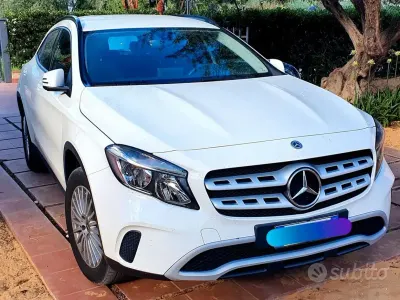 Usata Mercedes GLA180 109 CV (80 kW) 2017 Bianco SUV