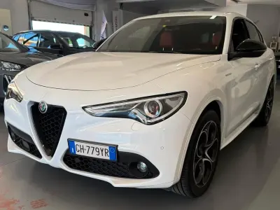 Usata Alfa Romeo Stelvio Veloce 209 CV (153 kW) 2022 Bianco SUV