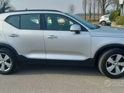 Usata Volvo XC40 150 CV (110 kW) 2019 Grigio SUV