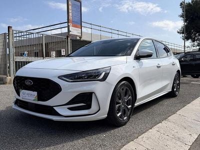 Begagnad Ford Focus ST-Line X 125 HK (91 kW) 2023 Vit Sedan