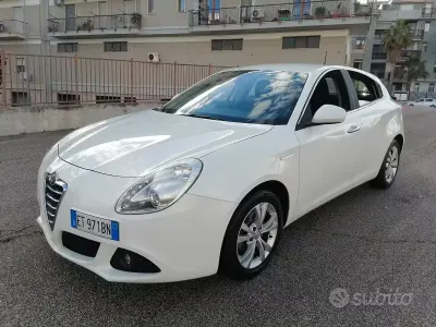 Usata Alfa Romeo Giulietta 105 CV (77 kW) 2013 Bianco Utilitaria