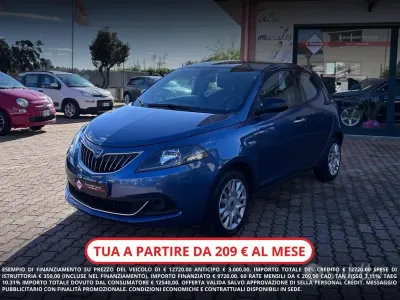 Usata Lancia Ypsilon S 69 CV (50 kW) 2022 Blu Utilitaria