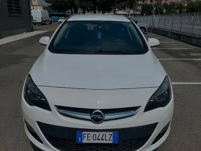 Usata Opel Astra 110 CV (80 kW) 2016 Bianco Station wagon