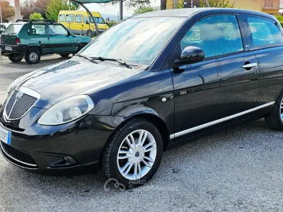 Gebraucht Lancia Ypsilon 77 PS (56 kW) 2011 Kleinwagen