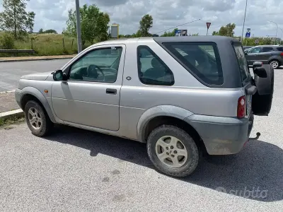 Usata Land Rover Freelander 117 CV (86 kW) 2004 Grigio SUV
