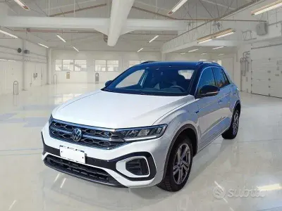 Käytetty VW T-Roc R-line 115 HP (84 kW) 2023 Valkoinen Katumaasturi