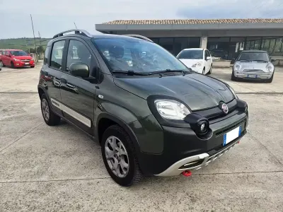 Usata Fiat Panda Cross Cross 95 CV (69 kW) 2018 Verde Utilitaria