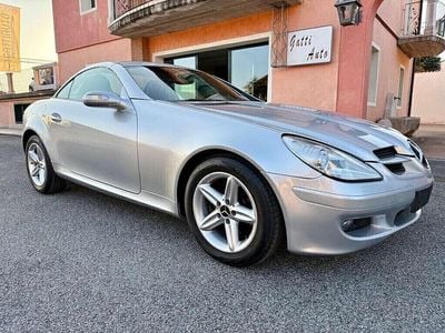 Usata Mercedes SLK200 163 CV (119 kW) 2006 Argento Cabrio
