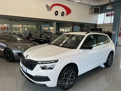 Käytetty Skoda Kamiq 110 HP (80 kW) 2024 Valkoinen Katumaasturi