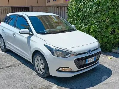 Begagnad Hyundai i20 Classic 75 HK (55 kW) 2016 Vit Sedan