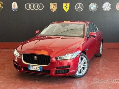 Usata Jaguar XE Portfolio 180 CV (132 kW) 2016 Rosso Berlina
