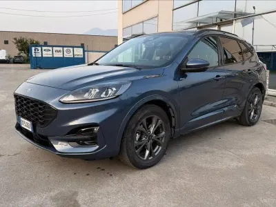Usata Ford Kuga ST-Line 190 CV (139 kW) 2023 Chromeblue SUV
