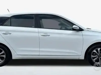 Usata Hyundai i20 75 CV (55 kW) 2019 Bianco Utilitaria