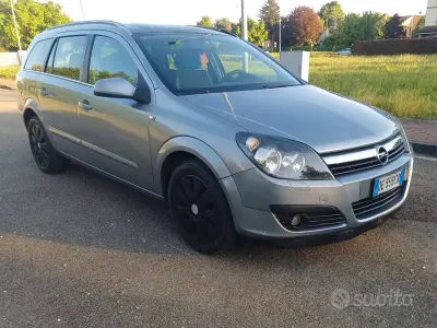 Usata Opel Astra Cosmo 101 CV (74 kW) 2006 Grigio Station wagon