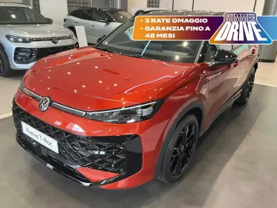 Nuova VW T-Roc R-line 150 CV (110 kW) 2026 Flame red metallizzato nero SUV