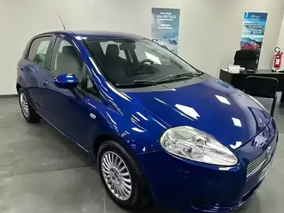 Usata Fiat Grande Punto Dynamic 75 CV (55 kW) 2009 Blu Utilitaria