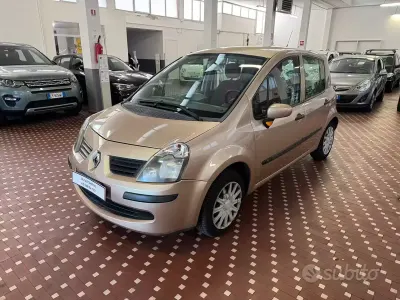 Usata Renault Modus Dynamique 75 CV (55 kW) 2005 Marrone Monovolume