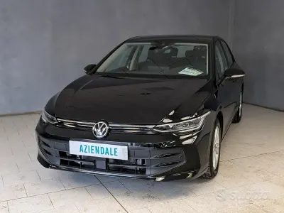 Usata VW Golf VIII Life 116 CV (85 kW) 2025 Nero Berlina