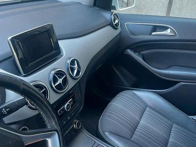 Usata Mercedes B200 2013 Bianco Monovolume