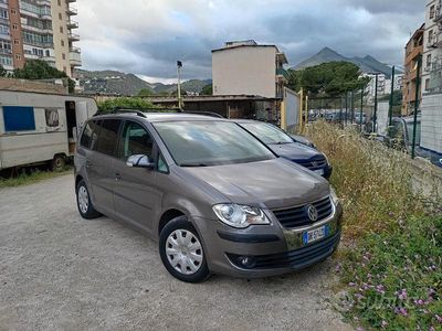 Usata VW Touran 2008 Grigio Monovolume