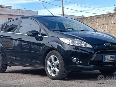 Second-hand Ford Fiesta Titanium 68 CP (50 kW) 2010 Negru Berlinǎ
