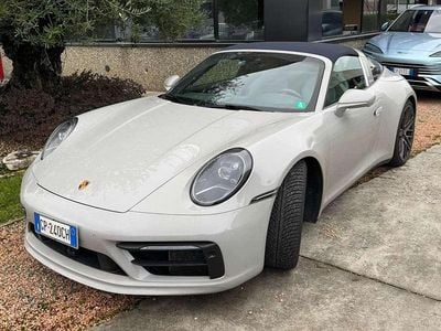 Usata Porsche 992 385 CV (283 kW) 2023 Grigio Cabrio