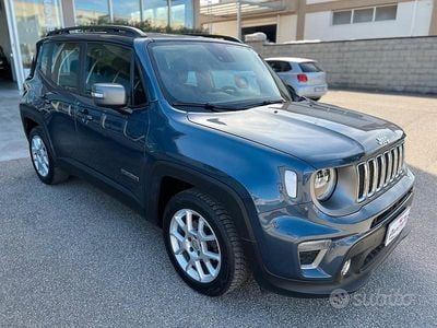Begagnad Jeep Renegade Limited 131 HK (96 kW) 2021 Grå SUV