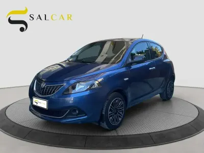 Usata Lancia Ypsilon Gold 69 CV (50 kW) 2023 Blu Utilitaria
