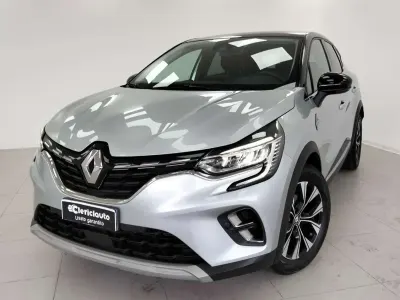 Usata Renault Captur Techno 159 CV (116 kW) 2023 Argento SUV