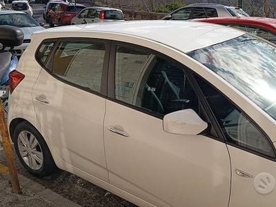 Usata Hyundai ix20 Comfort 126 CV (92 kW) 2013 Bianco Utilitaria