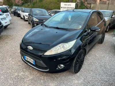 Usata Ford Fiesta 97 CV (71 kW) 2009 Nero Berlina