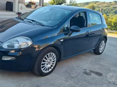 Usata Fiat Punto Street 95 CV (69 kW) 2018 Bluazzurro Utilitaria
