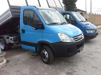 Usata Iveco Daily 101 CV (74 kW) 2010 Blu/azzurro