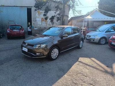 Begagnad VW Polo Comfortline 90 HK (66 kW) 2015 Brun Sedan